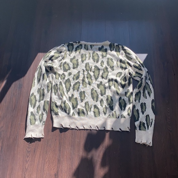 *SOLD* VICI Leopard Sweater - Picture 5 of 5